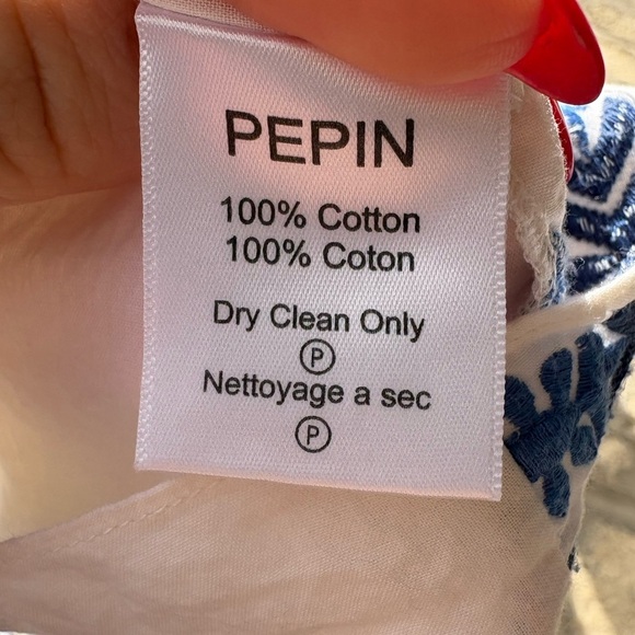 Anthropologie Pepin Cream Embroidered blue red Shirt
Size S preloved 💯 cotton - Picture 10 of 11